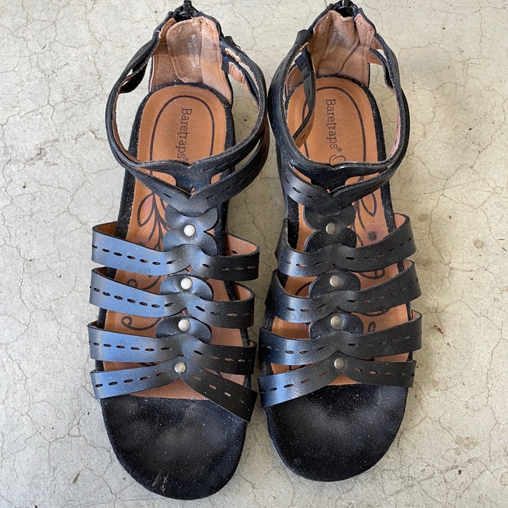 Bare trap “Kaiser” sandals
